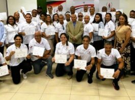 Margarita Jáquez llama a jóvenes poner en práctica sus conocimientos