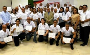 Margarita Jáquez llama a jóvenes poner en práctica sus conocimientos