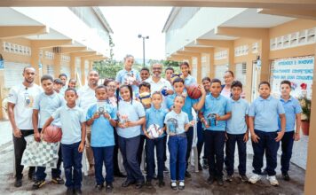 INEFI entrega útiles deportivos en Escuela San Francisco