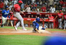 Licey derrota al Escogido en diez entradas