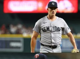 Nick Burdi y Devin Smeltzer reforzarán pitcheo de las Águilas