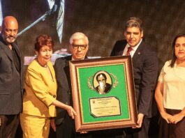 UDESA entrega Premio Hanns Hieronimus a la ACAP