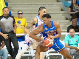 Mauricio Báez toma la delantera ante San Lázaro en inicio de Semifinal B