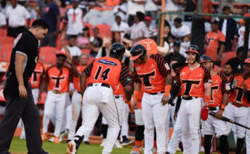 Sánchez y De La Cruz lideran paliza de Toros ante Águilas