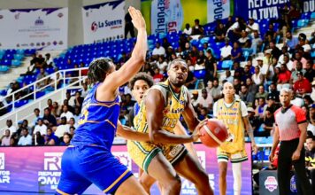 San Carlos golpea primero en la final del TBS Distrito 2025