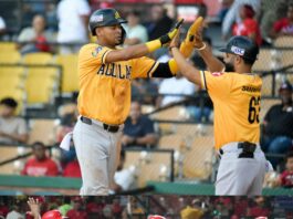 Escogido y Águilas dividen honores en doble cartelera