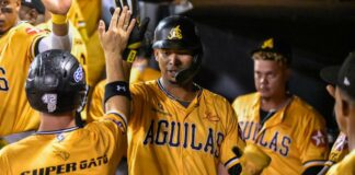 Águilas combinan poder y pitcheo para vencer a Estrellas