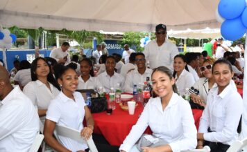 La Armada Dominicana reúne a sus atletas en actividad navideña