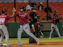 Gigantes remontan y vencen a los Toros