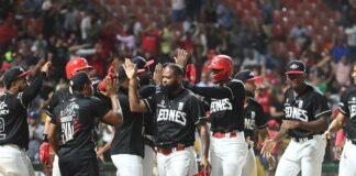 Leones superan a los Toros y mandan en el Round Robin
