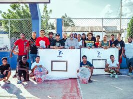 INEFI entrega aros y tableros en Los Jardines