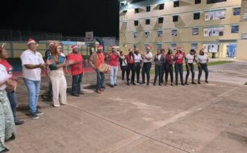 Aguinaldo de Alcaldía de Guerra alegra a internos de Las Parras