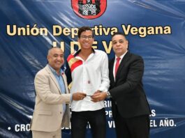 Enmanuel Muñoz Veras brilla en la premiación Atleta del Año de UDEVE
