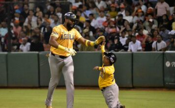 Águilas derrotan a Toros y empatan en el pase a la Final