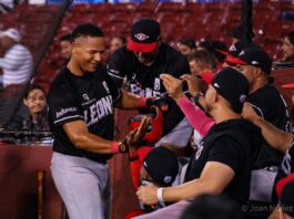 Leones dominan a Gigantes y conservan cima del Round Robin