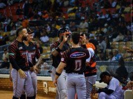 Toros vapulean a las Águilas y extienden racha en el Round Robin