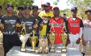 Leones de Chaca reciben delegación de Bedford Little League