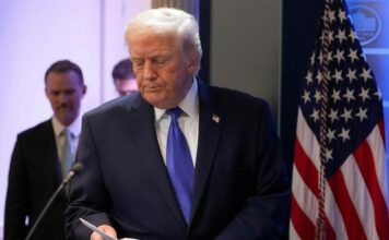 Trump impone arancel global de 10% tras revés con Suprema EU