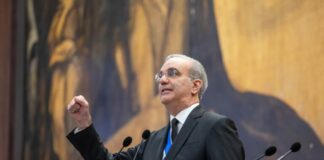 Luis Abinader designa al general Guzmán Badía como rector del IPE