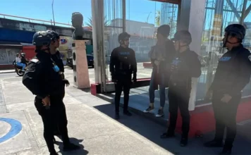 Policía despliega agentes en distintos puntos del país tras apagón nacional