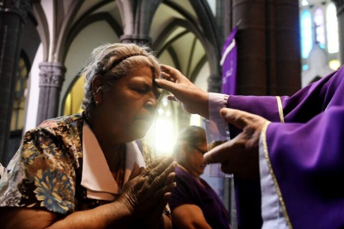 cnne-492278-el-salvador-religion-ash-wednesday-768x512