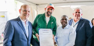 Juan Luis Guerra es declarado «Visitante Distinguido» en Santiago de los Caballeros