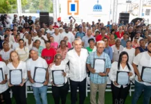 Luis Abinader entrega 442 títulos de propiedad en el proyecto Hato Nuevo II