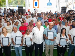 Luis Abinader entrega 442 títulos de propiedad en el proyecto Hato Nuevo II
