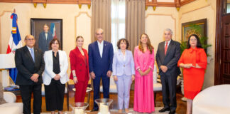 Luis Abinader recibe visita de la presidenta de las Islas Baleares