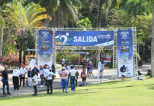Cientos de personas participan en caminata 5K por los derechos en salud