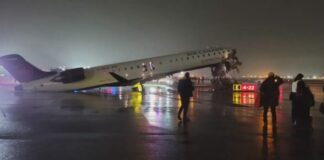 Un avión chocó con un camión de bomberos en el aeropuerto LaGuardia