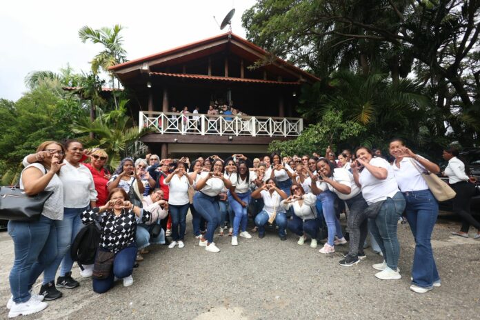 Carolina-Mejia-de-mujeres-del-PRM