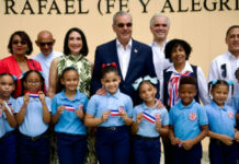 Luis Abinader entrega escuela primaria en Los Guandules