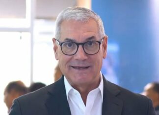 Gonzalo recibe nueva licencia de conducir y valora sus avances tecnológicos