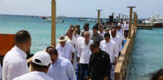 Luis Abinader da el primer palazo para el Club de Playa en Isla Catalina