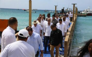 Luis Abinader da el primer palazo para el Club de Playa en Isla Catalina