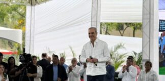 Luis Abinader entrega más de 400 títulos de propiedad en Hato Nuevo II en Los Alcarrizos