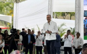 Luis Abinader entrega más de 400 títulos de propiedad en Hato Nuevo II en Los Alcarrizos