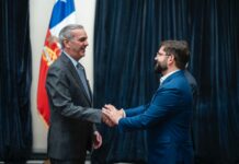 Presidente Luis Abinader saludo protocolar a su homólogo de Chile Gabriel Boric