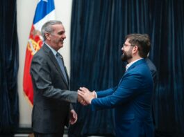 Presidente Luis Abinader saludo protocolar a su homólogo de Chile Gabriel Boric