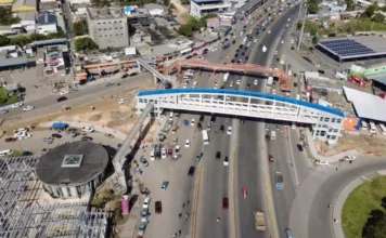 Cerrarán esta noche el kilómetro 9 de la autopista Duarte por el desmontaje del antiguo puente peatonal