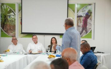 Ministro de Agricultura analiza impacto de la mecanización con productores de la Línea Noroeste