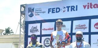 David Ballesta triunfa en Triatlón Costa del Faro