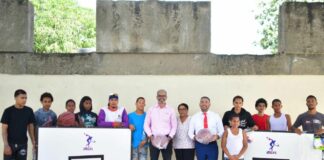 INEFI equipa con utilería de basket a La Casa del Pobre Divino Niño Jesús