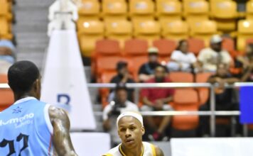 Metros aplastan a Titanes y extienden invicto