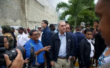 Luis Abinader supervisa zonas afectadas por lluvias en Los Alcarrizos
