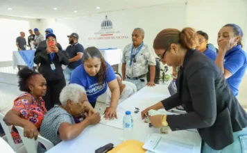 Supérate entrega Bono Emergencia a familias afectadas por lluvias en María Trinidad Sánchez