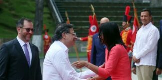 Petro es recibido por Delcy Rodríguez en su primera visita a Venezuela tras la captura de Maduro