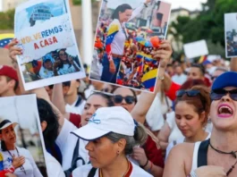 Miles de personas reciben a María Corina Machado en Madrid al grito de «¡Presidenta!»