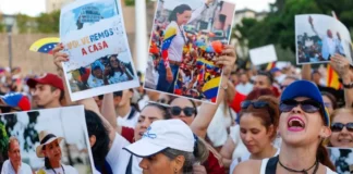 Miles de personas reciben a María Corina Machado en Madrid al grito de «¡Presidenta!»